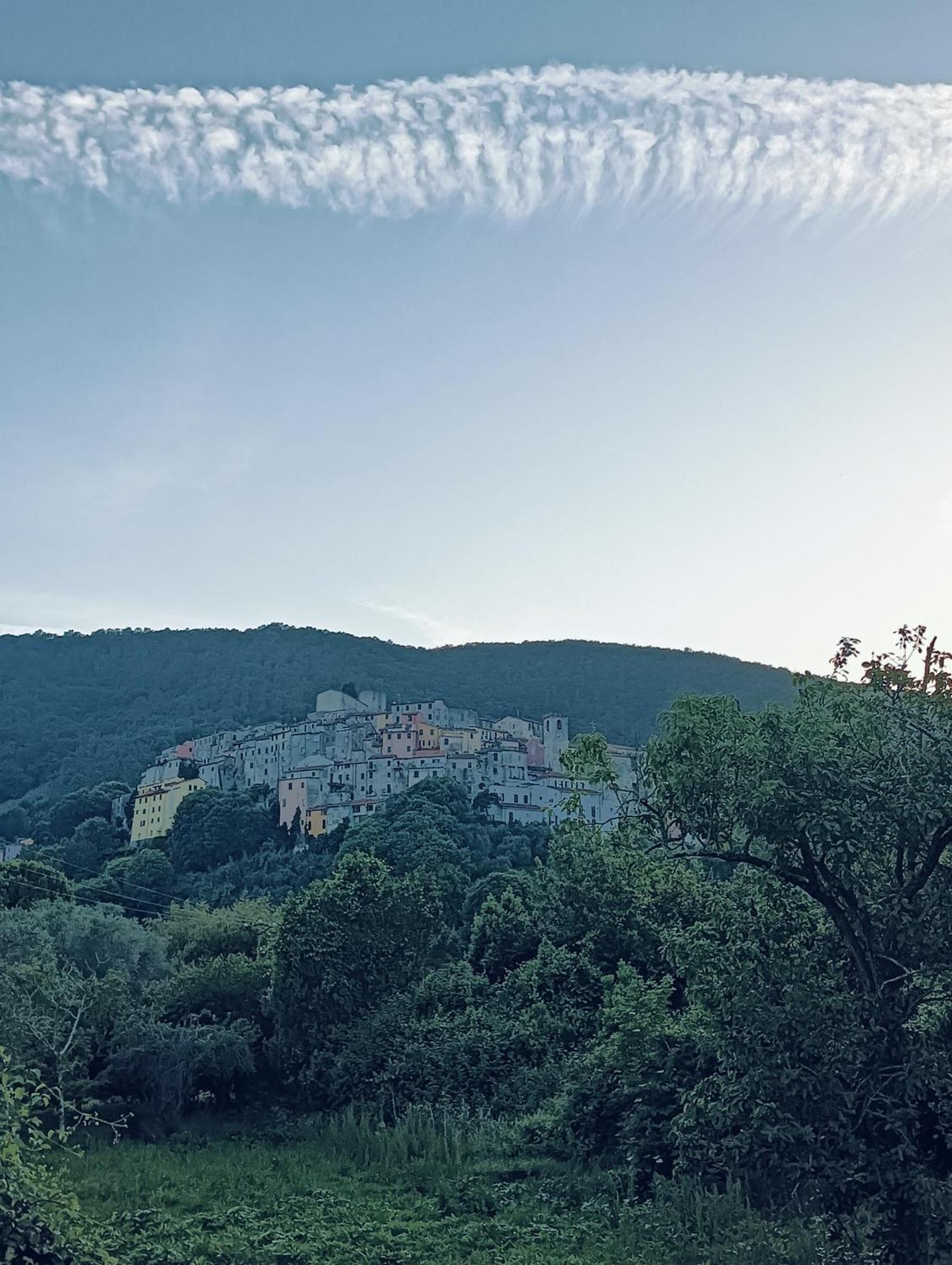La Terrazza Di Ameglia Alta Apartment Exterior foto